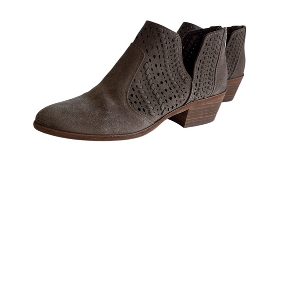 🍂💧Vince Camuto Gray Ankle Booties with Perforated Design - Picture 1 of 7